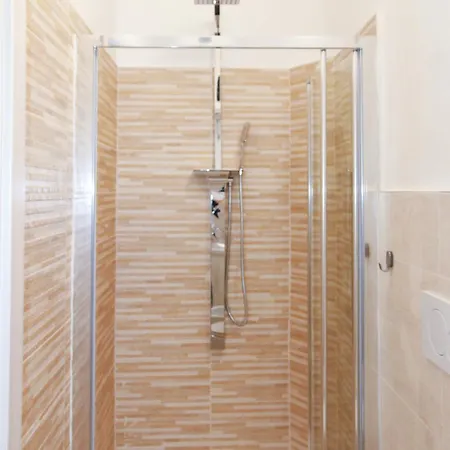 U Zone Apartamento *